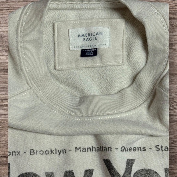 American Eagle Outfitters New York City XS Cream Graphic Long Sleeve Sweatshirt - Picture 4 of 4
